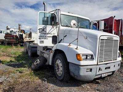 Freightliner FLD112 Salvage Truck