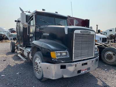 Freightliner FLD120 Salvage Truck