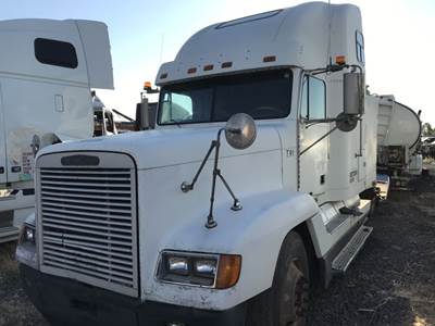 Freightliner FLD120 Salvage Truck