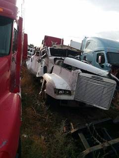 Freightliner FLD120 Salvage Truck