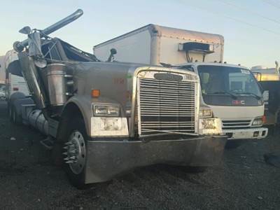 Freightliner FLD120 Salvage Truck
