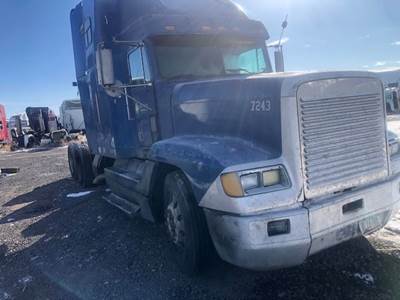 Freightliner FLD120 Salvage Truck