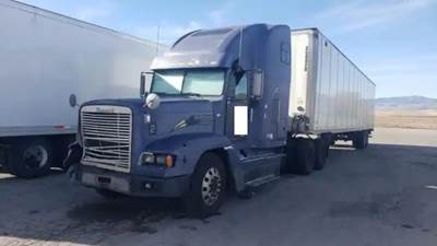 Freightliner FLD120 Salvage Truck