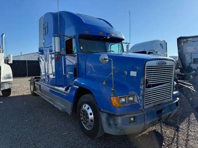 Freightliner FLD120 Salvage Truck