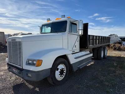 Freightliner FLD120 Salvage Truck