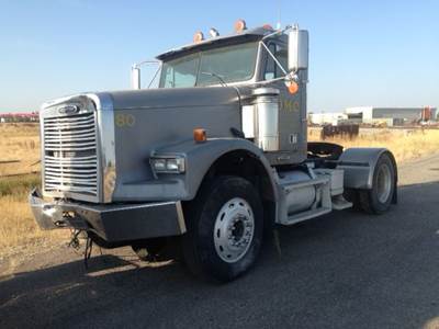 Freightliner FLD120SD Salvage Truck
