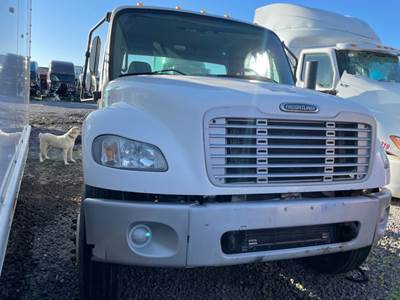 Freightliner M2 106 Salvage Truck