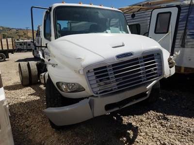 Freightliner M2 106 Salvage Truck