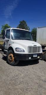 Freightliner M2 106 Salvage Truck