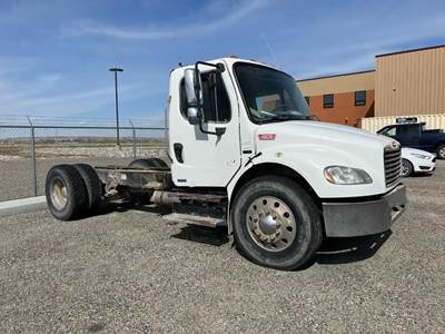 Freightliner M2 106 Salvage Truck