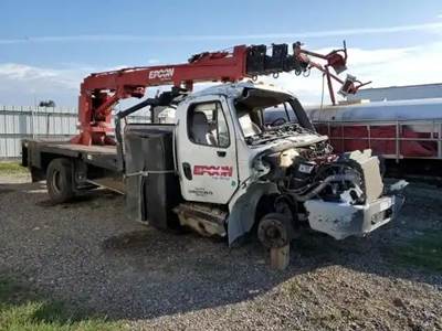 Freightliner M2 106 Salvage Truck