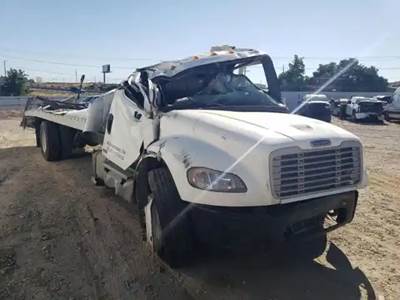 Freightliner M2 106 Salvage Truck