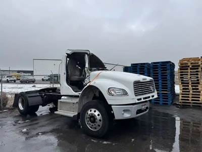 Freightliner M2 106 Salvage Truck