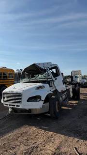 Freightliner M2 106 Salvage Truck