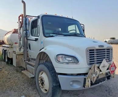 Freightliner M2 106 Salvage Truck