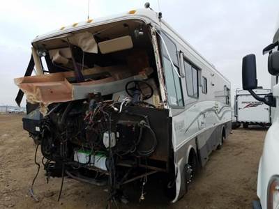Freightliner XC Chassis Salvage Truck