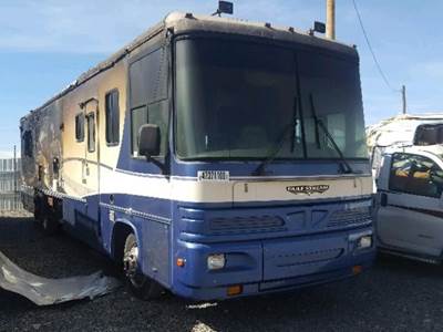 Freightliner XC Chassis Salvage Truck