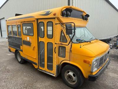 GMC 3500 Salvage Truck