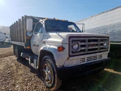 GMC C6000 Salvage Truck