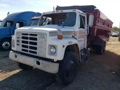 International 1724 Salvage Truck