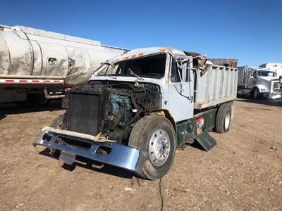 International 1824; 1854 Salvage Truck