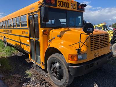 International 3800 Salvage Truck