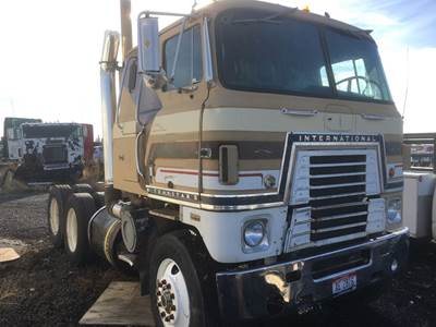 International 4070B Salvage Truck