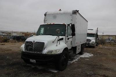 International 4300 Salvage Truck