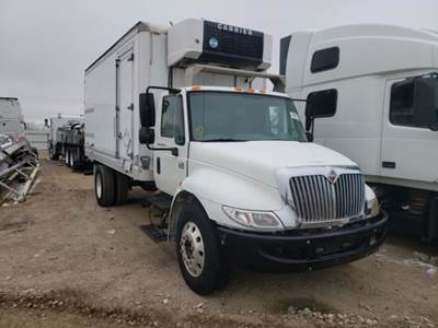 International 4300 Salvage Truck