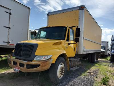 International 4300 Salvage Truck