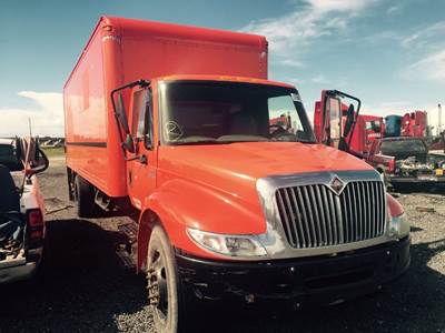 International 4300 Salvage Truck