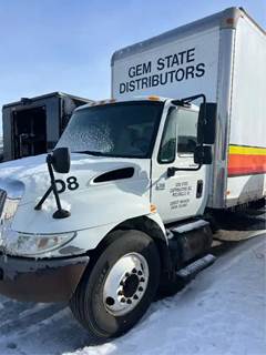 International 4300 Salvage Truck