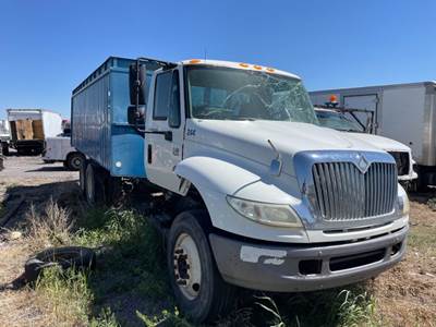 International 4400 Salvage Truck