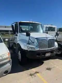 International 4400 Salvage Truck