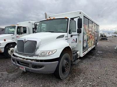 International 4400 Salvage Truck