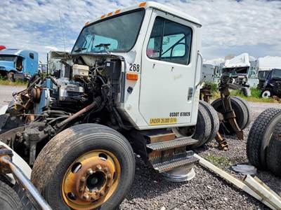 International 4700 Salvage Truck