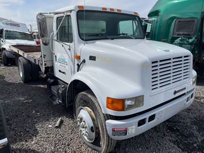 International 4900 Salvage Truck