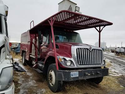 International 7400 Salvage Truck
