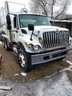 International 7400 Salvage Truck