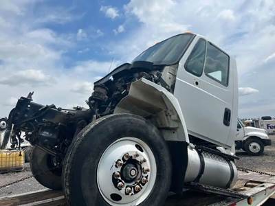 International 7400 Salvage Truck