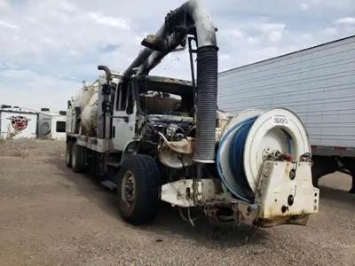 International 7400 Salvage Truck