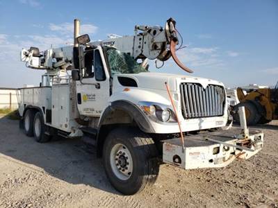 International 7600 Salvage Truck