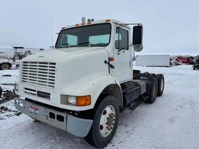 International 8100 Salvage Truck
