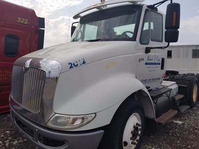 International 8600 Salvage Truck