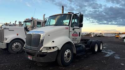 International 8600 Salvage Truck
