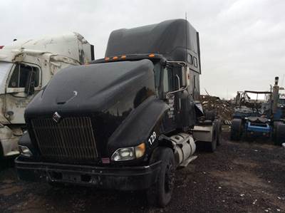 International 9200 / 9400 Salvage Truck