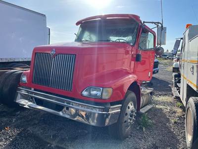 International 9200i Salvage Truck