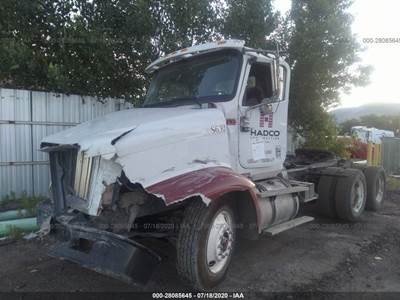 International 9200i Salvage Truck