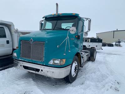 International 9200i Salvage Truck