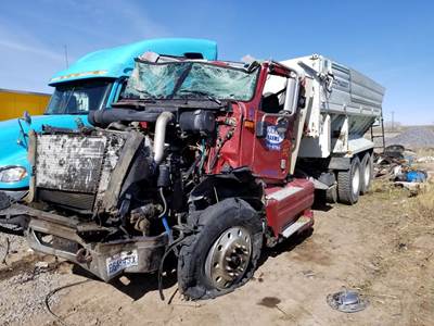 International 9200i Salvage Truck